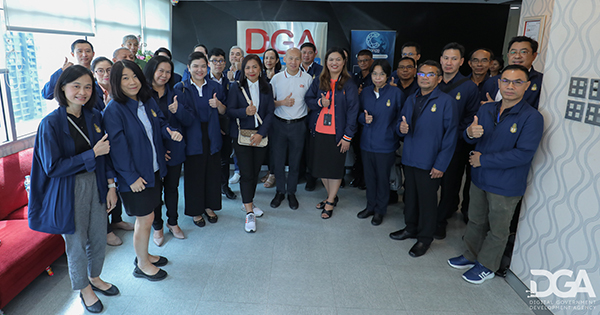 DGA ให้การต้อนรับผู้บริหาร เจ้าหน้าที่ สถาบันพระปกเกล้า และคณาจารย์ คณะนักศึกษาหลักสูตรการยกระดับทักษะด้านบริหารของพนักงานตำแหน่งผู้อำนวยการส่วนของ สำนักงาน กสทช.