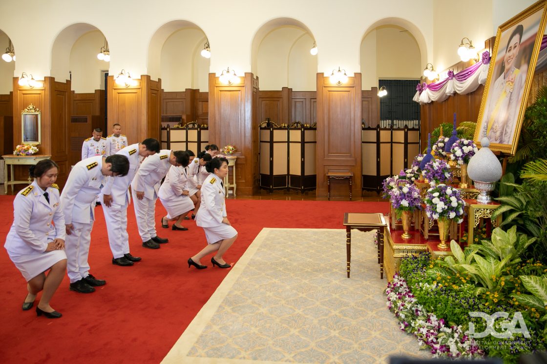 DGA ร่วมทูลเกล้าฯ ถวายแจกันดอกไม้ พร้อมลงนามถวายพระพร เนื่องในโอกาสวันเฉลิมพระชนมพรรษาสมเด็จพระนางเจ้า ฯ พระบรมราชินี 3 มิถุนายน 2568