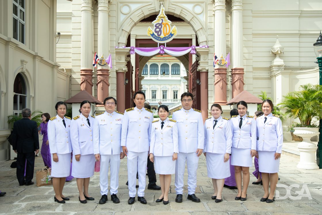 DGA ร่วมทูลเกล้าฯ ถวายแจกันดอกไม้ พร้อมลงนามถวายพระพร เนื่องในโอกาสวันเฉลิมพระชนมพรรษาสมเด็จพระนางเจ้า ฯ พระบรมราชินี 3 มิถุนายน 2568