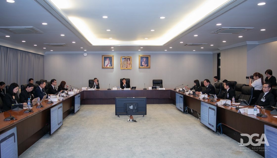 คณะกรรมการพัฒนารัฐบาลดิจิทัลเห็นชอบผลักดัน National Cloud บูรณาการโครงสร้างพื้นฐานรัฐแบบรวมศูนย์ พร้อมยกระดับแอป "ทางรัฐ" ส่งต่อกระทรวง DE มอบ NT เป็นผู้พัฒนาต่อยอด Super App