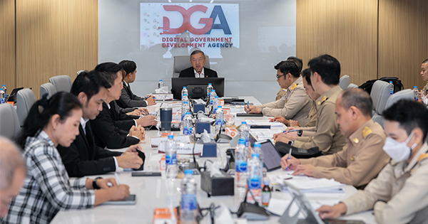 พลตำรวจเอก เพิ่มพูน ชิดชอบ ที่ปรึกษานายกรัฐมนตรี เร่งเครื่อง DGA ผนึกกำลัง สถ. - ก.พ.ร. - ป.ป.ท. หนุน อปท. ทั่วประเทศ ใช้ “ระบบท้องถิ่นดิจิทัล” ยกระดับบริการประชาชน